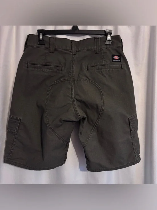 Dickies Olive Cargo Skateboarding Shorts - Men's Utility Style ~ Sz 32 - Picture 2 of 5